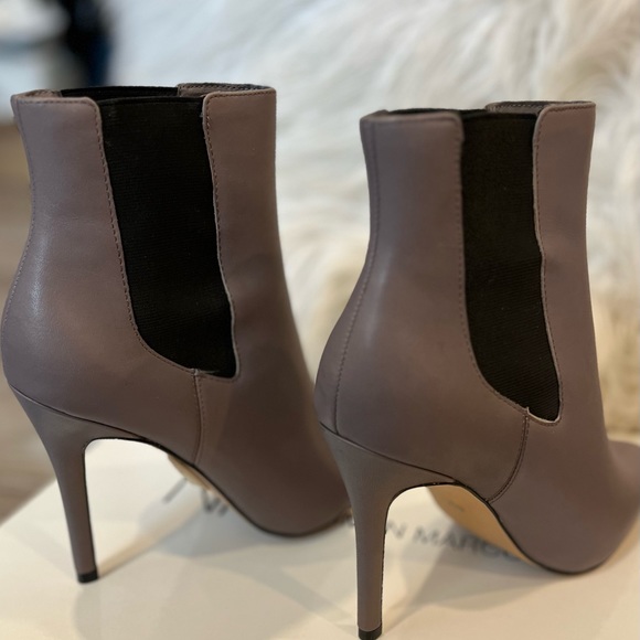 Bran New with Box Neiman Marcus Palazzi Lt Grey Ankle Boot size 6 Gorgeous! - Picture 2 of 10